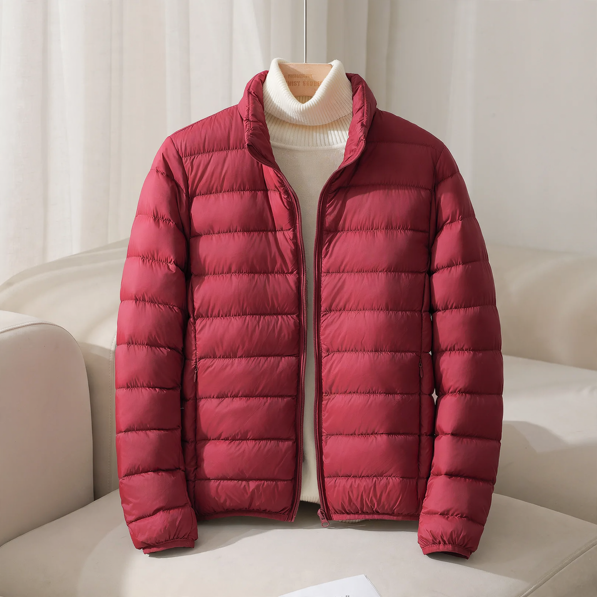 Short, lightweight women's down jacket, stand-up collar