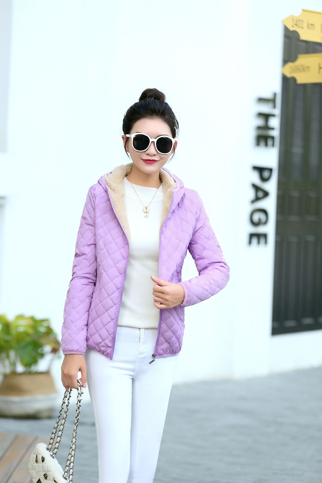 Short women's padded jacket with lamb fleece lining