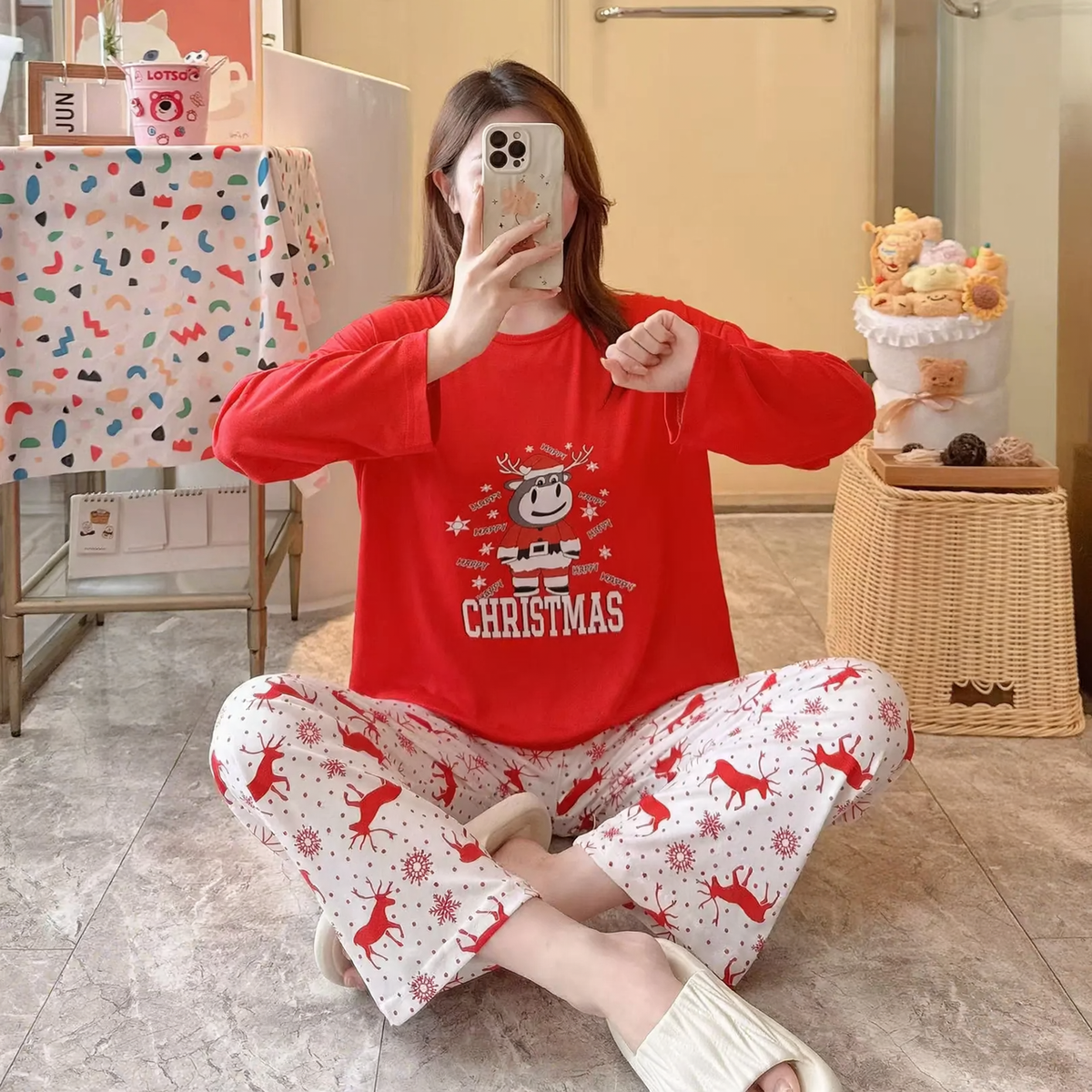 Women's Christmas Pajamas, long-sleeved, with reindeer motif