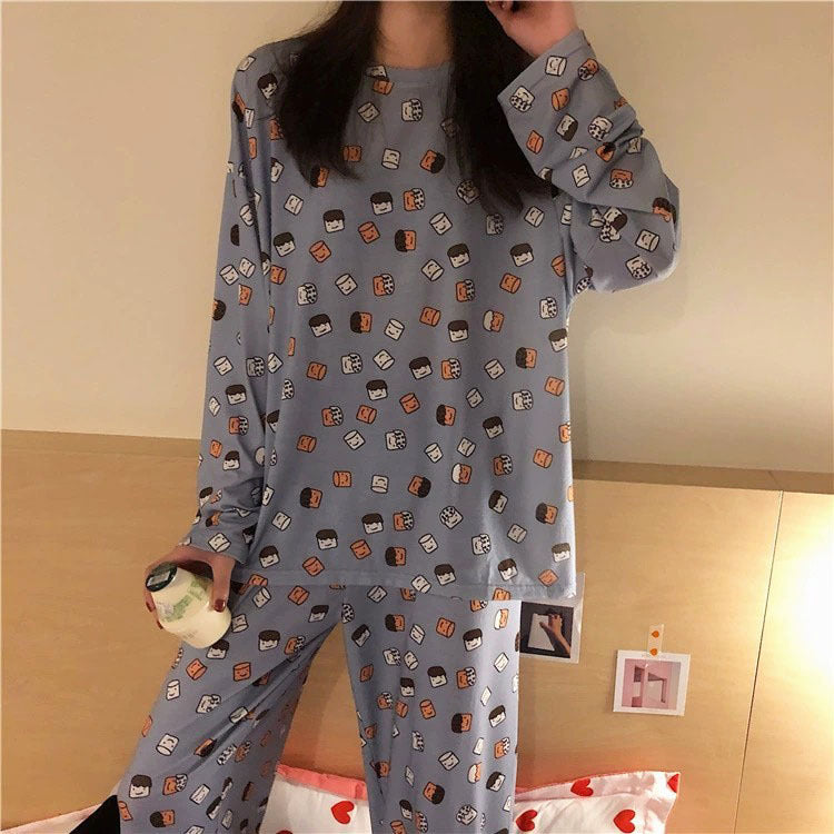 Women’s pajama set with heart print
