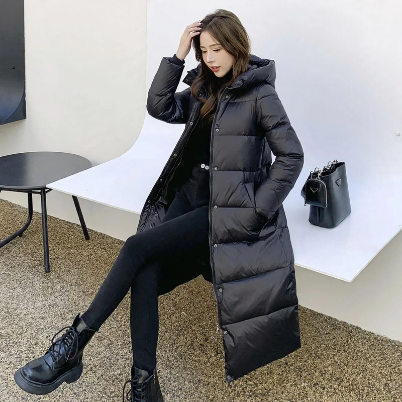 Longer, padded women's coat, knee-length