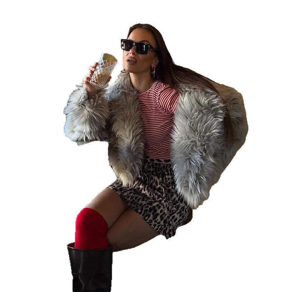 Women's short cut voluminous faux fur coat with shaggy texture EVA-US