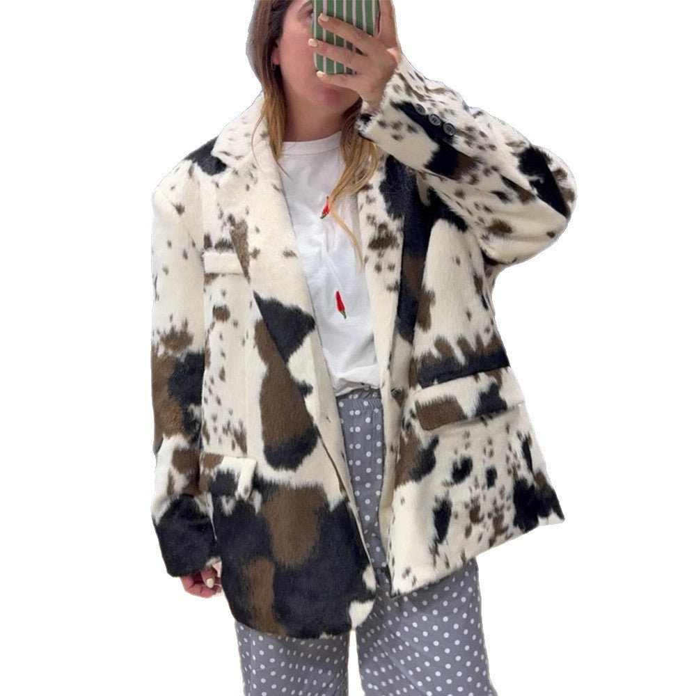 Women's short faux fur jacket in spotted pattern with shawl collar, wooden buttons & patch pockets EVA-US