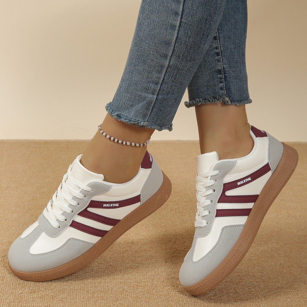 Women's sneakers in retro style with non-slip rubber sole