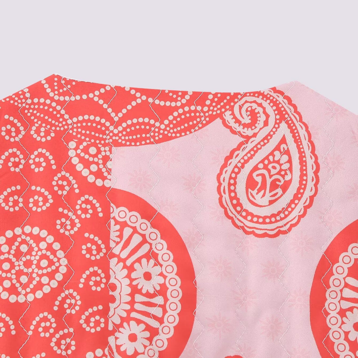 Women's sleeveless short vest with patchwork print, decorative trim and round neckline EVA-US