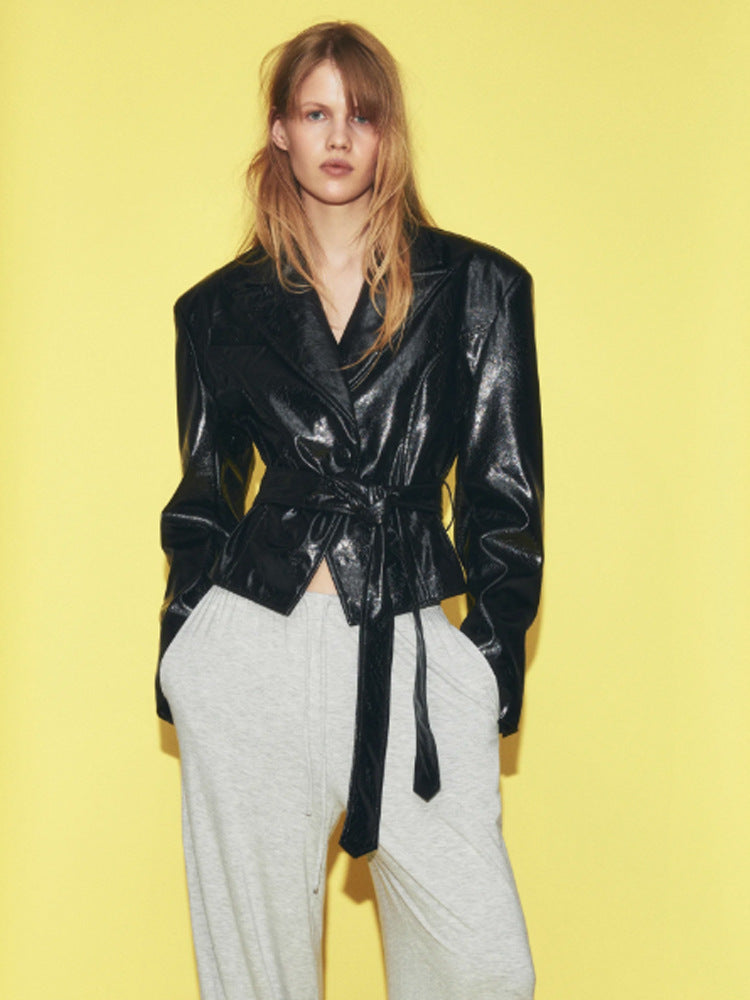 Women’s short blazer in patent leather look with waist belt and flowing lapel EVA-US