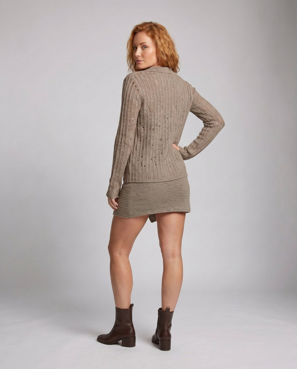 Ladies cardigan with body-hugging design and button closure - Chichicherry