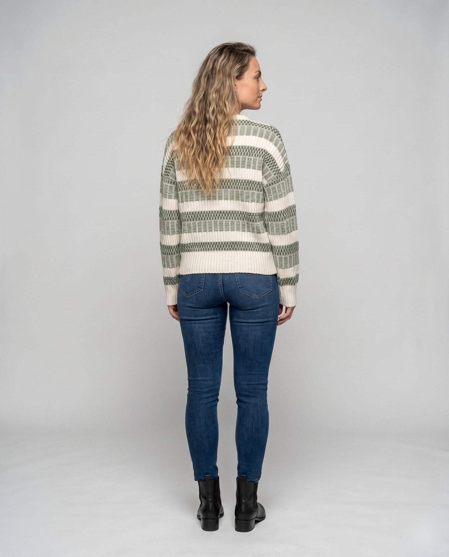 Ladies' knitted sweater with modern rib pattern and wide sleeves - Chichicherry