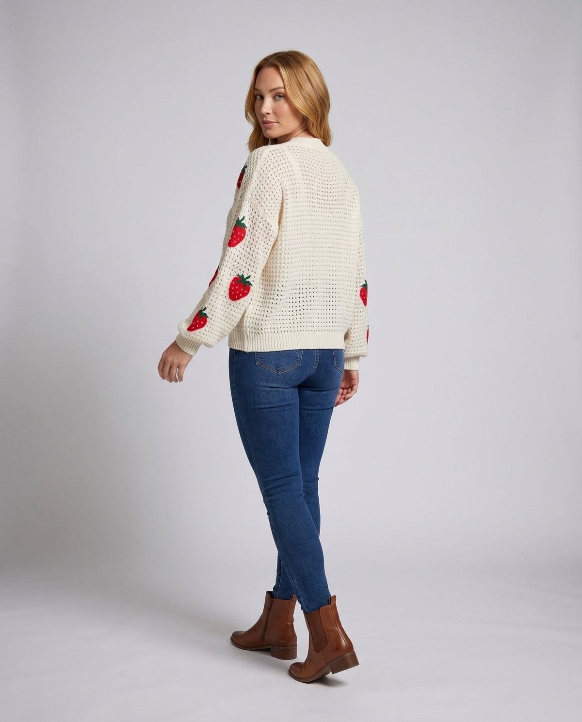 Women's cardigan with strawberry pattern and button placket - Chichicherry