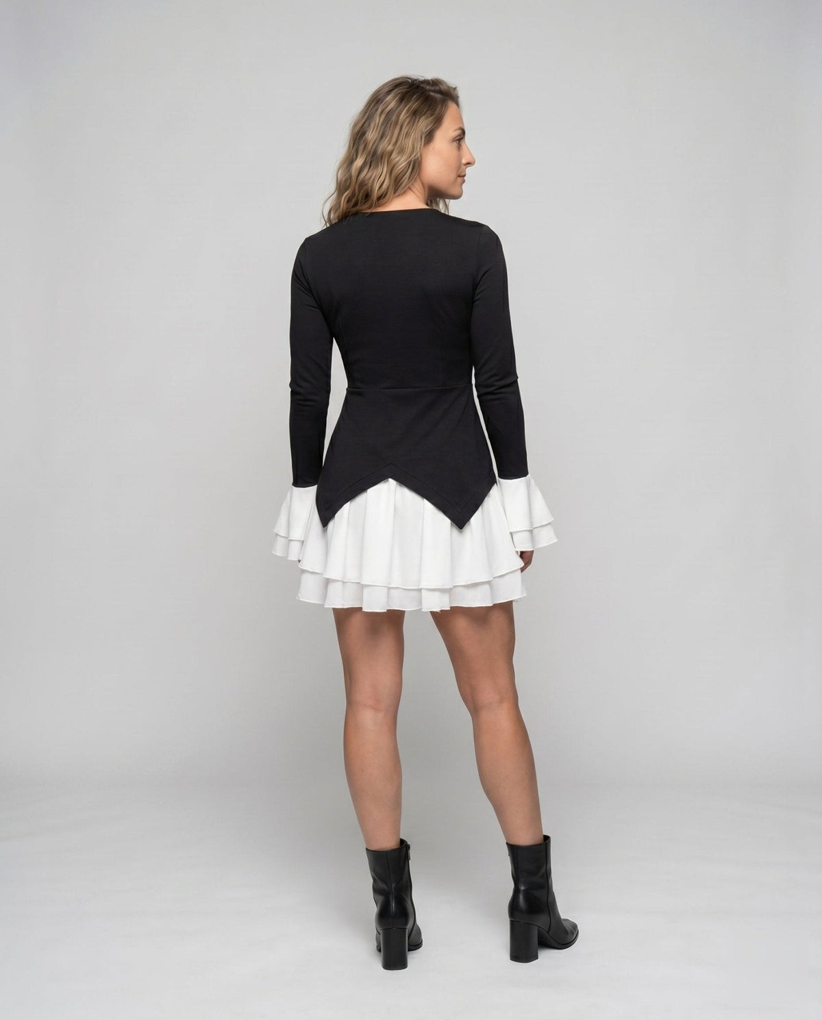 Women’s dress with deep V-neckline and palazzo skirt - Chichicherry