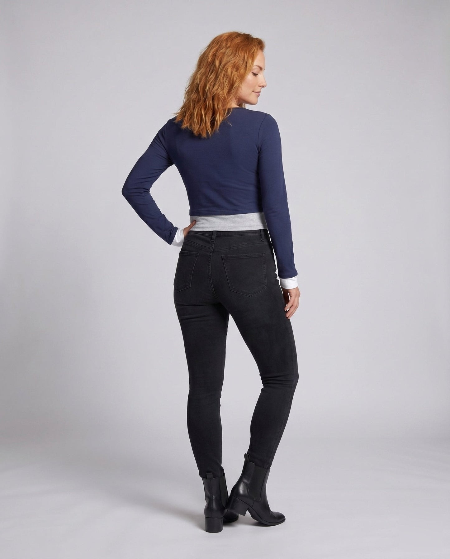 Women's long-sleeved top with button placket and fitted cut - Chichicherry