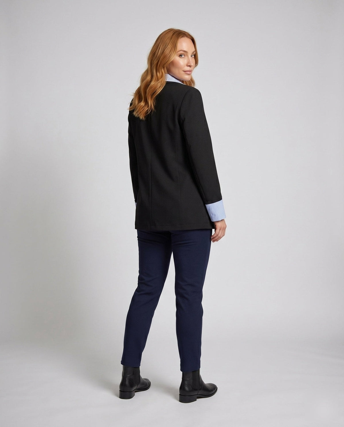 Women's oversized blazer with elegant collar and practical pockets - Chichicherry