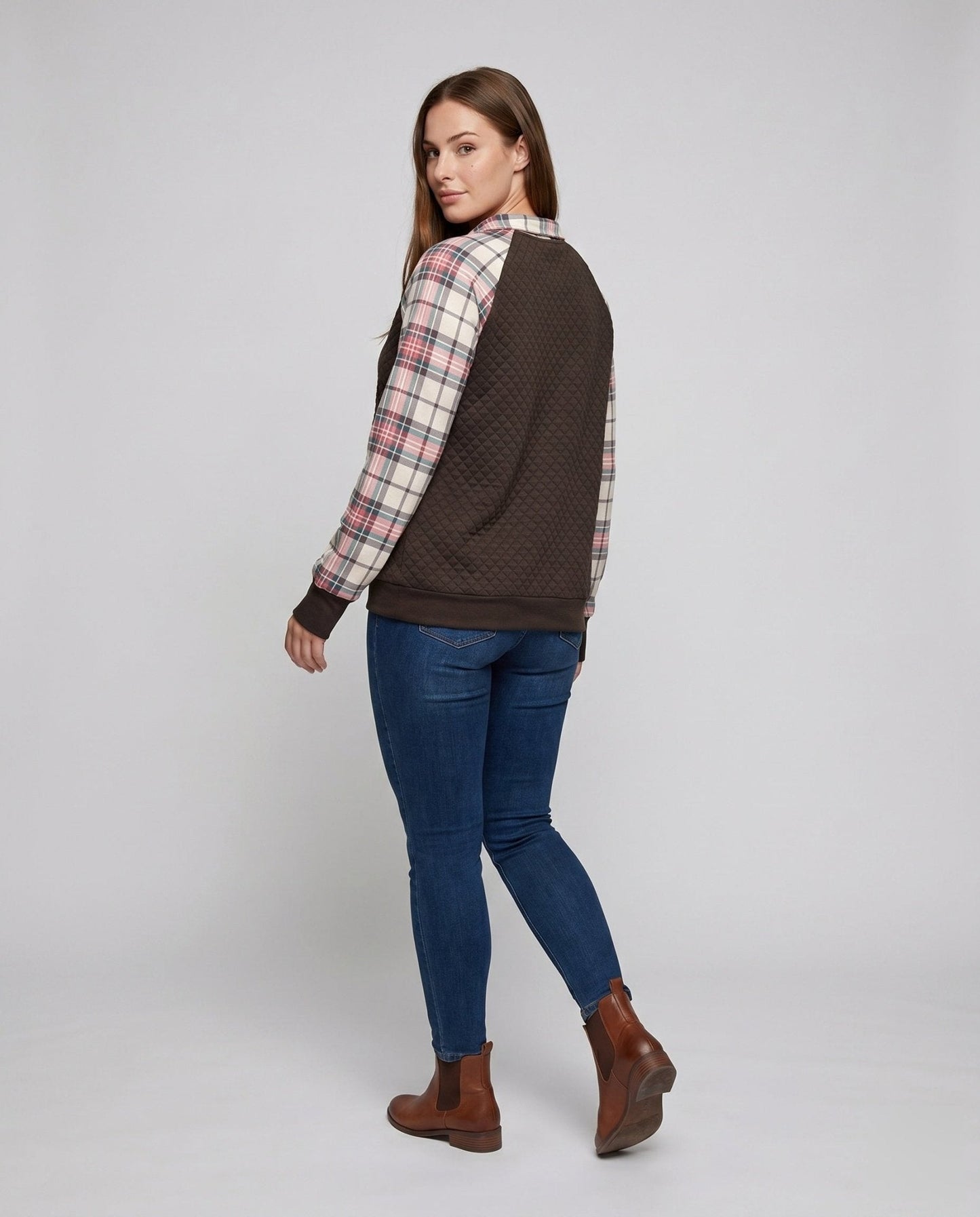 Women's sweatshirt with checkered sleeves and zipper - Chichicherry