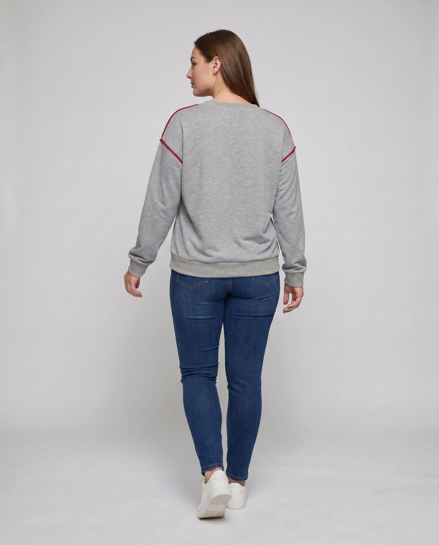 Women's sweatshirt with heart-shaped appliqués and trendy contrast stitching - Chichicherry