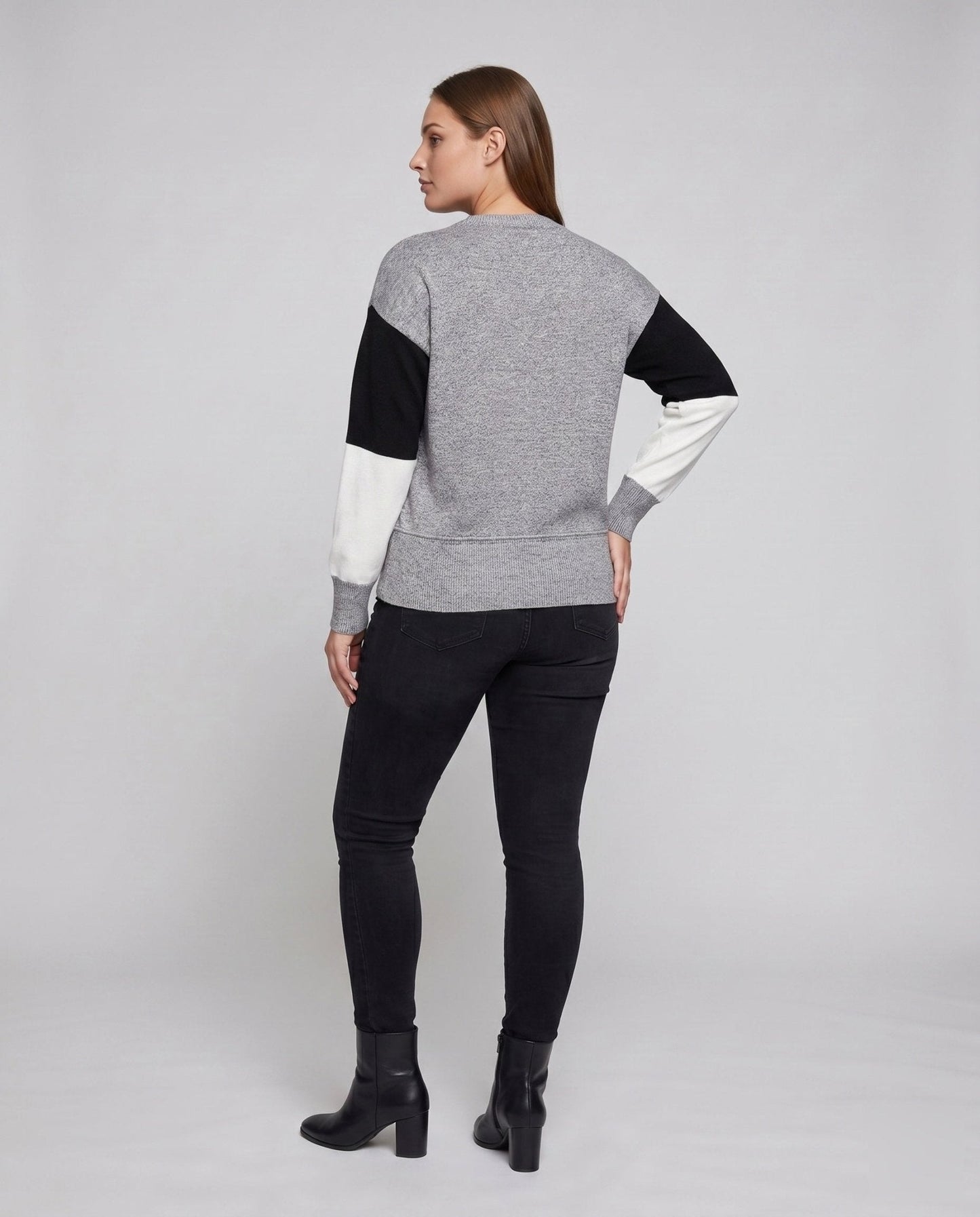 Women's sweatshirt with trendy block pattern and round neckline - Chichicherry