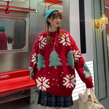 Loose Christmas knit sweater with reindeer motif