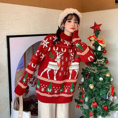 Women's Christmas sweater with reindeer motif