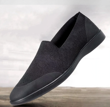 Retro lace-up boots made of genuine leather with platform