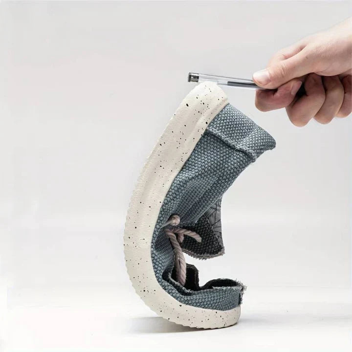 LIGHT COMFORTABLE SLIP-ON SHOES