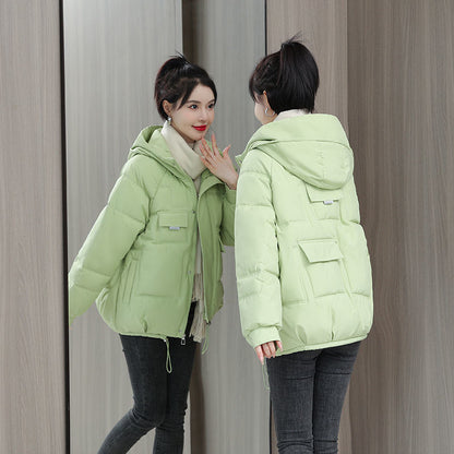 Short women's padded jacket with hood, various colors
