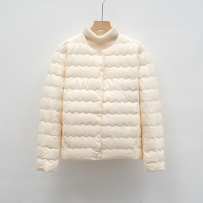 Light women’s down jacket with round neck and wave pattern