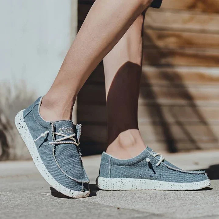 LIGHT COMFORTABLE SLIP-ON SHOES