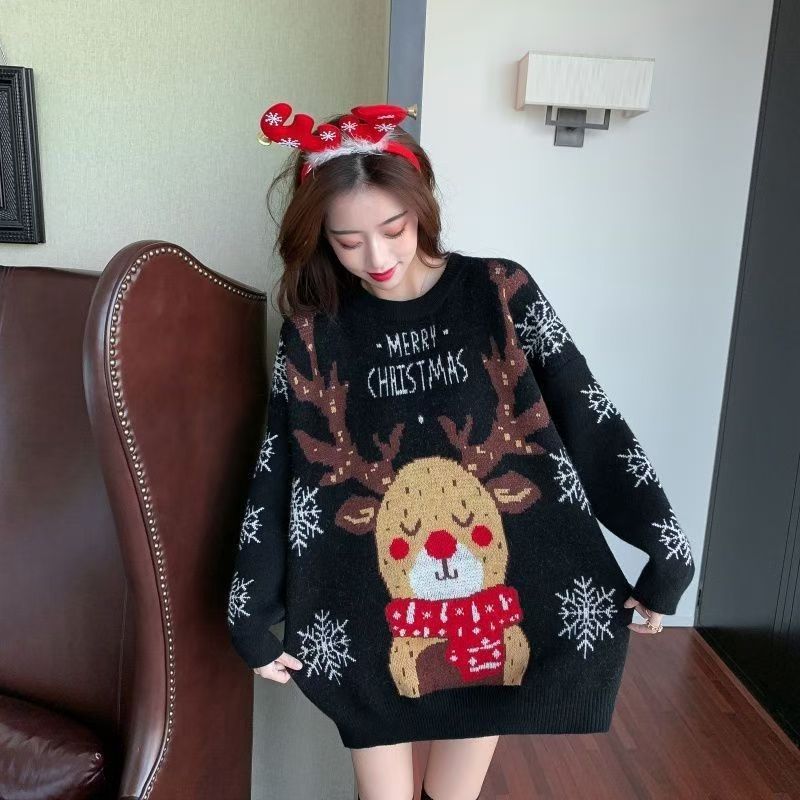 Women's Christmas sweater with Christmas tree motif