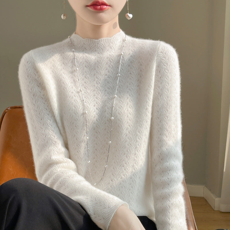 Women's cashmere sweater with lace collar and stand-up collar