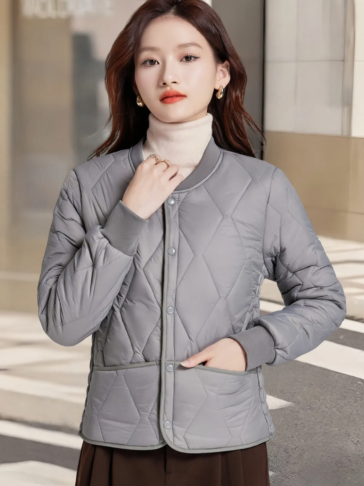 Short women's winter jacket with lamb fleece lining