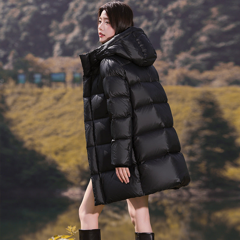 Mid-length women's down coat with 95% white goose down filling