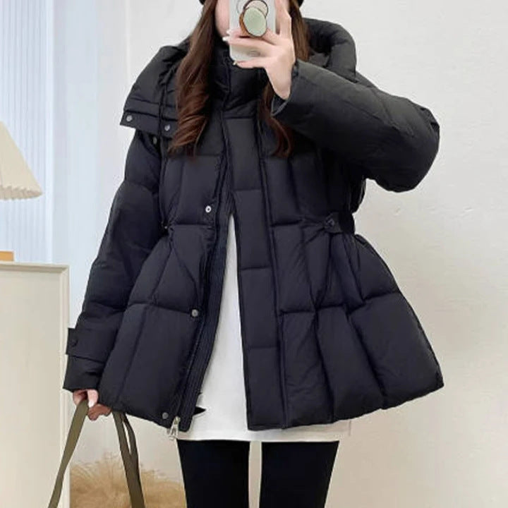 Tailored women's down coat, mid-length