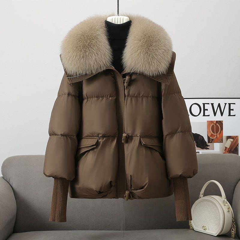 Short women's winter jacket with faux fur collar, padded