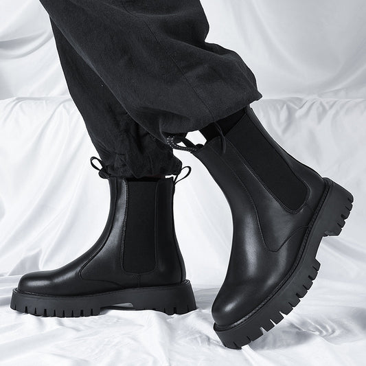 Robust Chelsea boots with platform sole