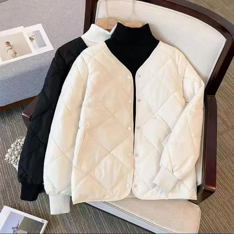 Light women's quilted jacket with diamond pattern