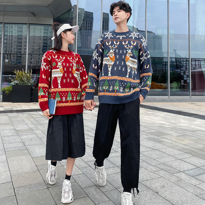 Loose Unisex Christmas Sweater with Reindeer Motif