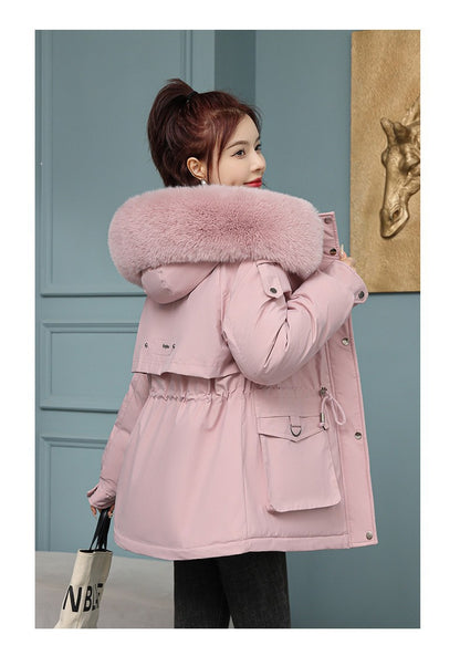 Loose women's parka with faux fur collar