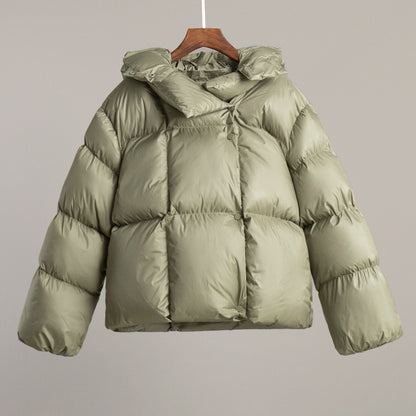 Short women's quilted jacket with hood