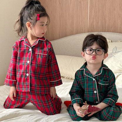 Kids' pajama set made of cotton with a check pattern