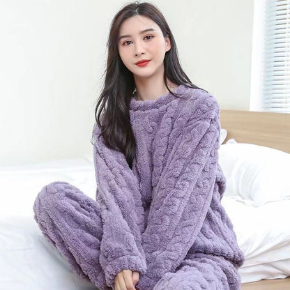 Women's house suit made of coral fleece, warm and solid color