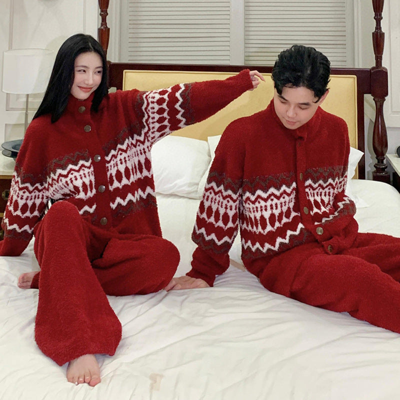 Pair-Pajama-Set, Christmas-themed, warm, padded