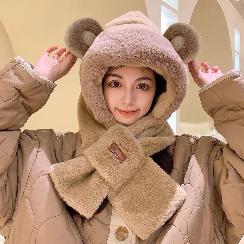 Plush hat with scarf, bear motif, lined