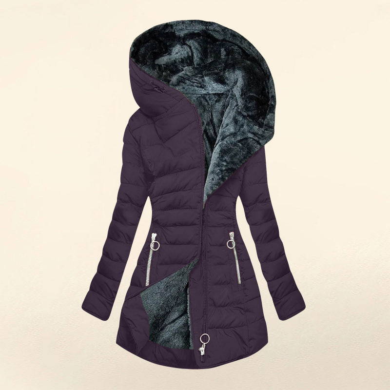 Tailored women's winter coat with hood and faux fur
