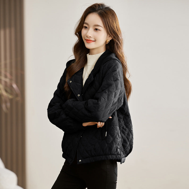 Short women's padded jacket with hood, lined