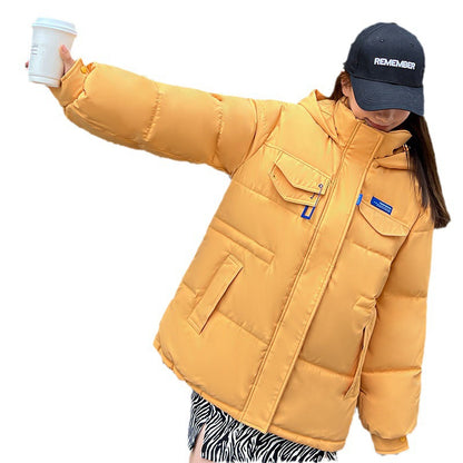Short women's winter jacket in fashionable design
