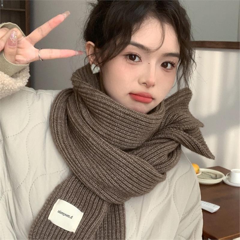 Warmer knitted scarf for women, versatile and fashionable