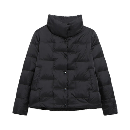 Short women's down jacket with large collar