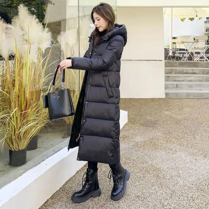 Longer, padded women's coat, knee-length
