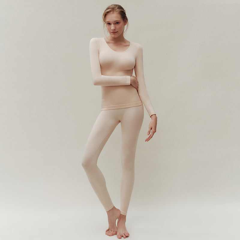 Women's thermal set made of merino wool, shaping