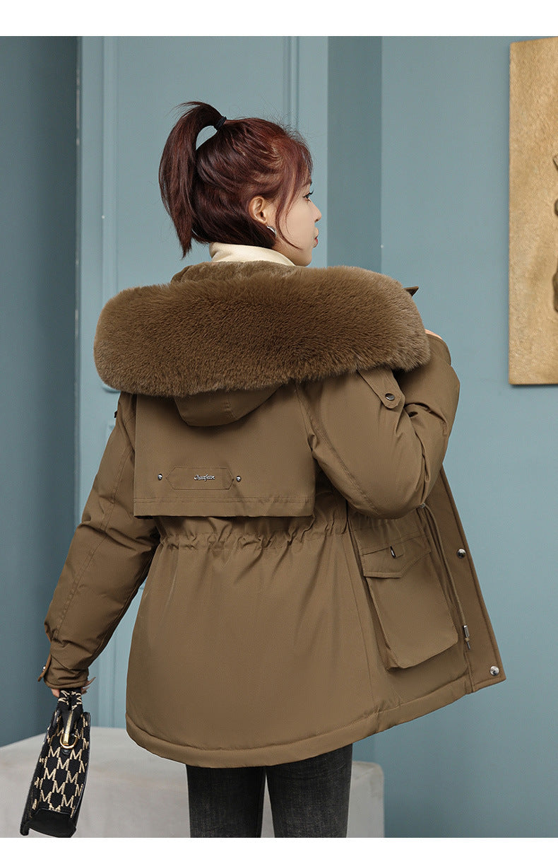 Loose women's parka with faux fur collar