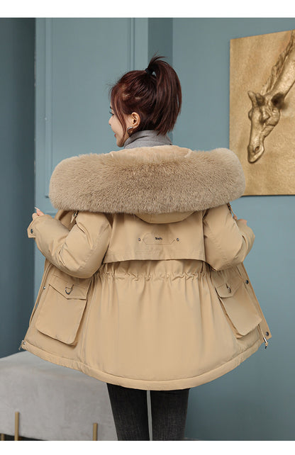Loose women's parka with faux fur collar